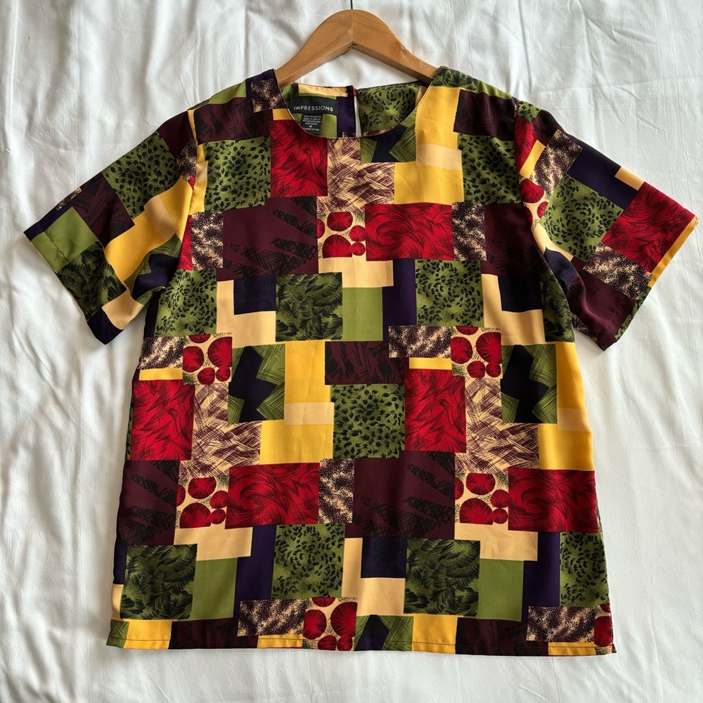 Vintage Impressions Short Sleeve Geometric Top